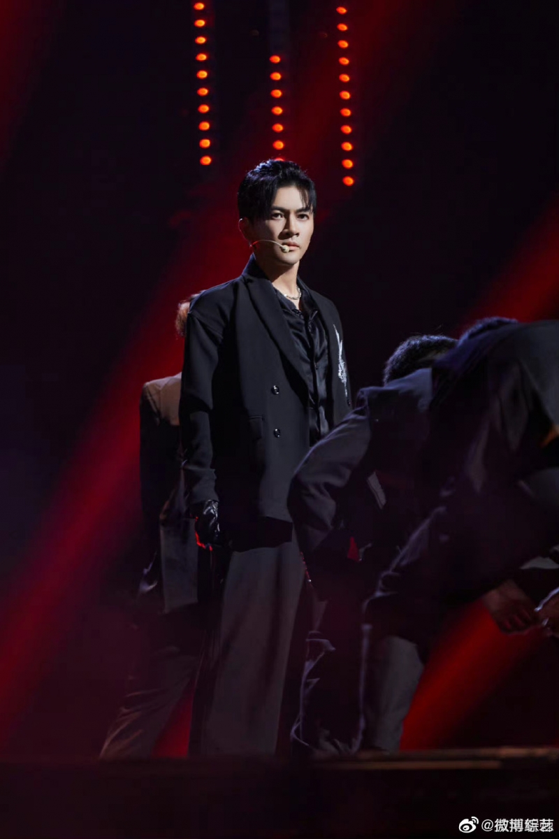 而个人喜爱度排行榜上,苏有朋凭借《霍元甲》舞台,获得《披荆斩棘》一公个人喜爱度第一的排名。