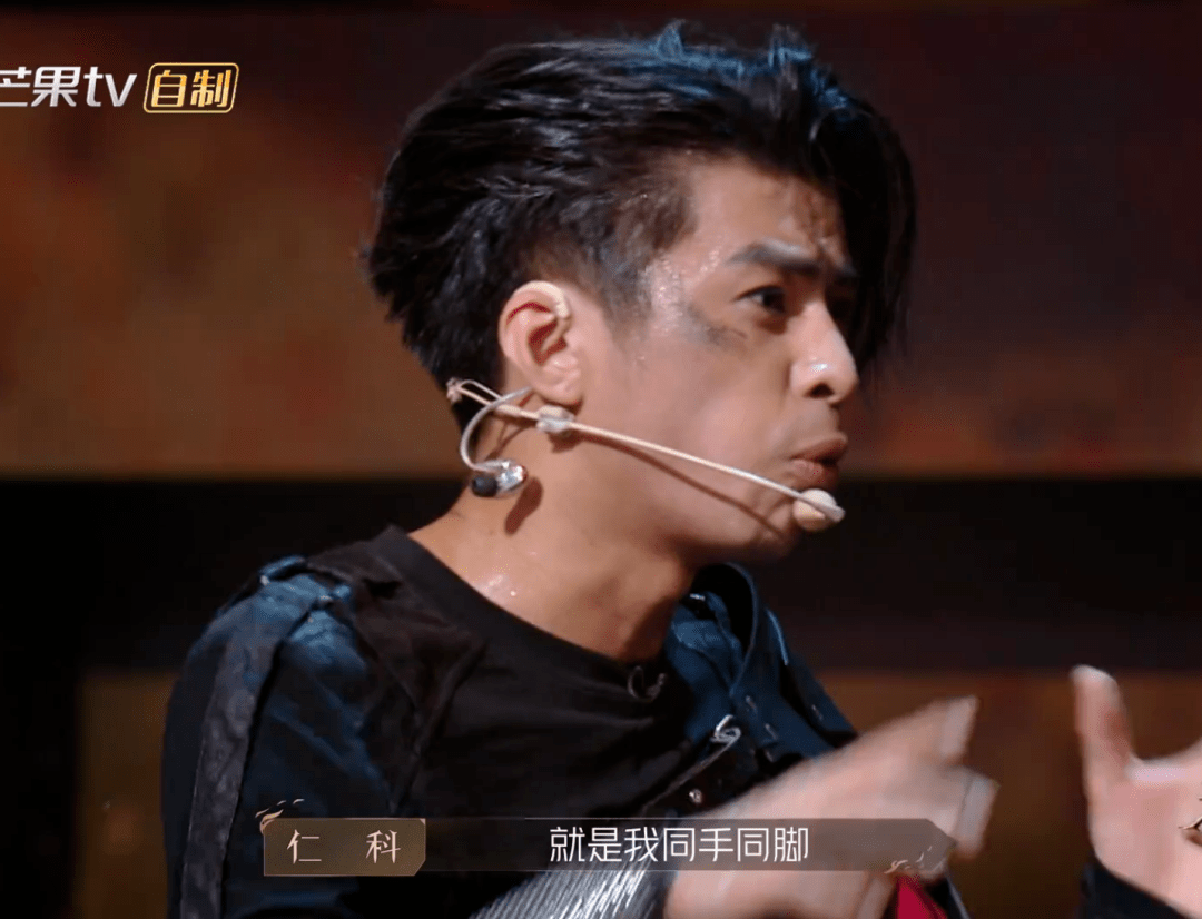 自认四肢不协调的人去跳舞,最终还成功了。