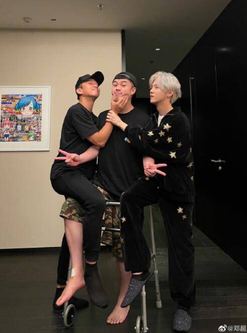 而邓超、王祖蓝、鹿晗以及陈赫等则是退出节目。