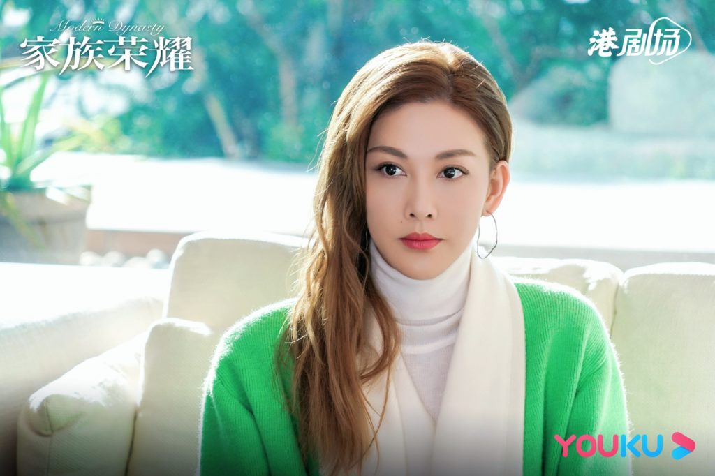 其中,李彩桦饰演的贾洛仪,“不老容颜”也成为讨论焦点。