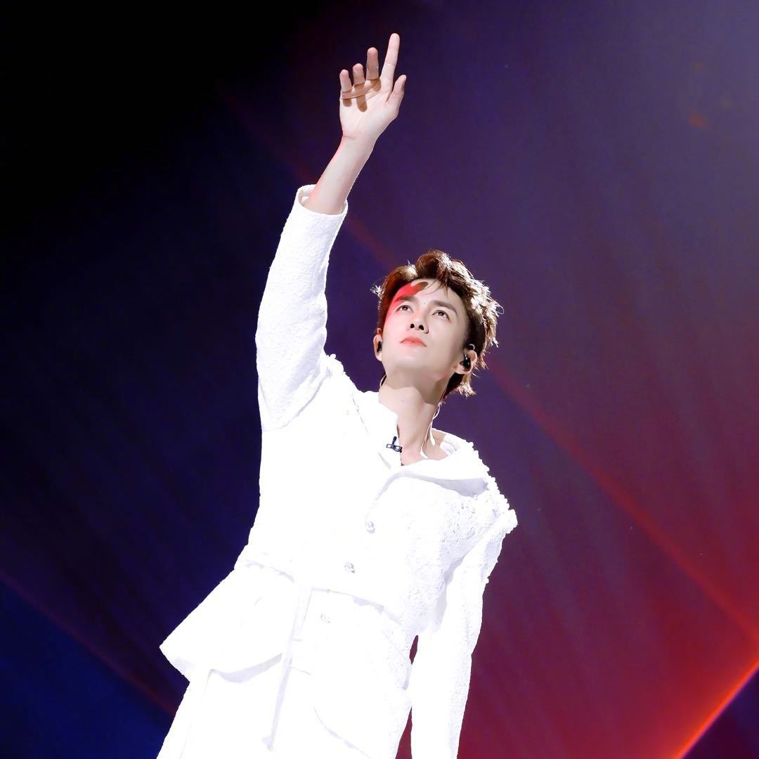 吴克群参加《披荆斩棘》人气提升，两年前的访问意外重获关注