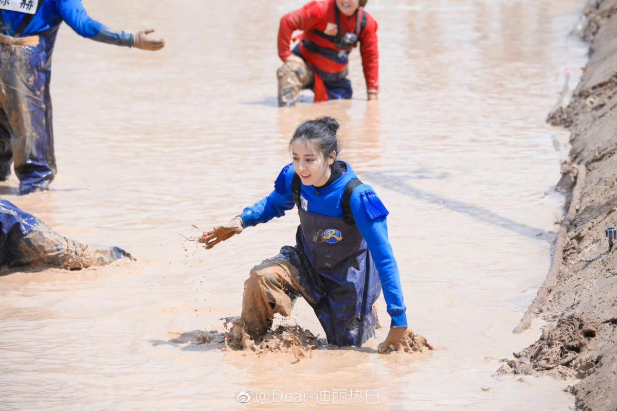 永远都不为自己选择的道路而后悔,不管是十年前,还是现在。因为唯一能做的,只是义无反顾地走下去。