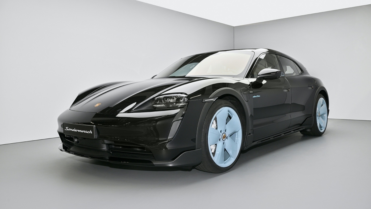 利落金属黑搭配柔和迈森蓝碰撞出独特风格