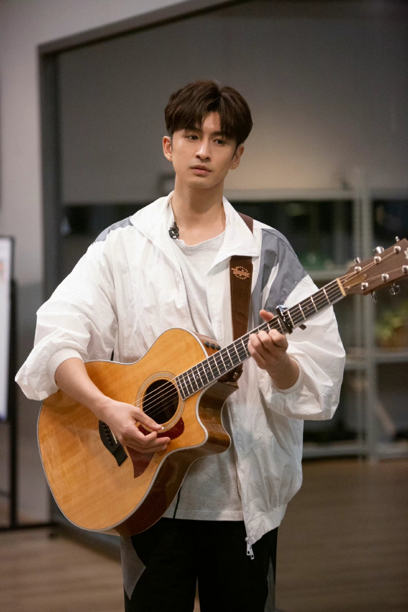 以至于连续参加两季《披哥》都没有激起太大的水花。