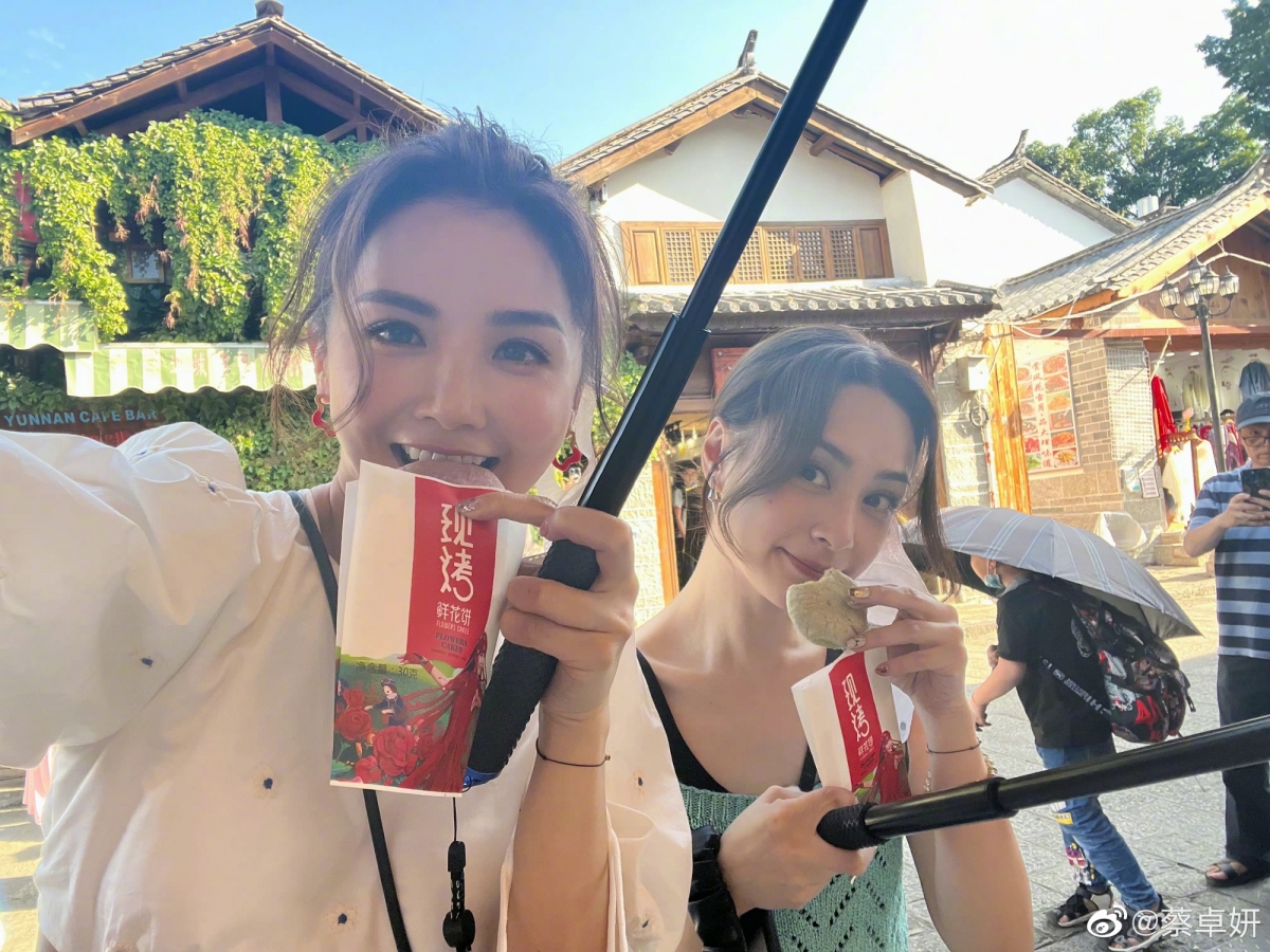 TWINS 出席活动做出回应