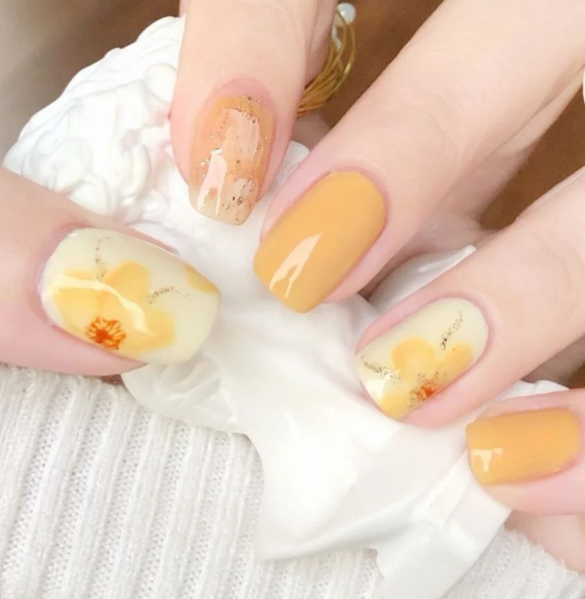 4、鹅黄复古小雏菊