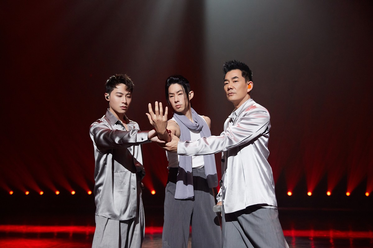 虽然在前几次的公演中，杨长青个人的表现还是可圈可点的，但是他最终成团的概率并不大。