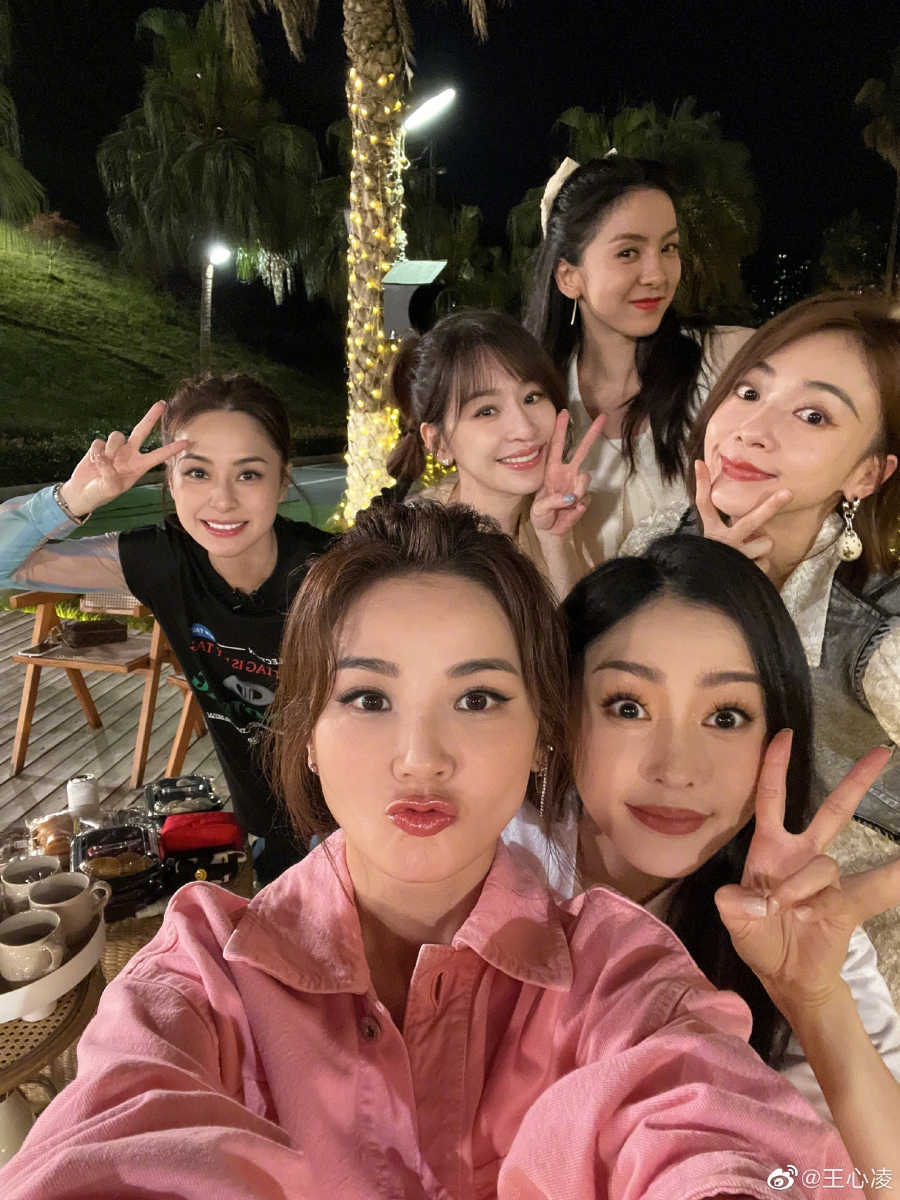 团综《星星的约定》一开播好评如潮,但只可惜节目目前为止还在「停播」状态。