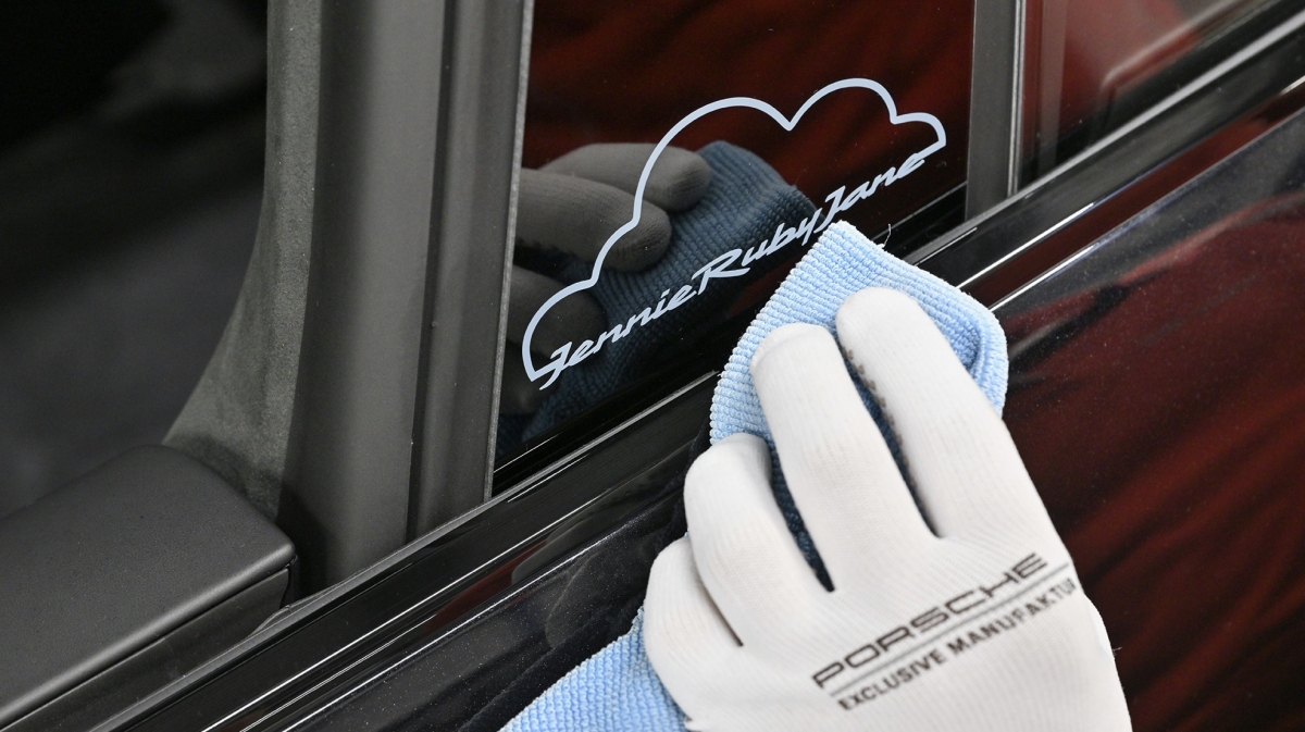 Jennie 设计的「云朵」标志