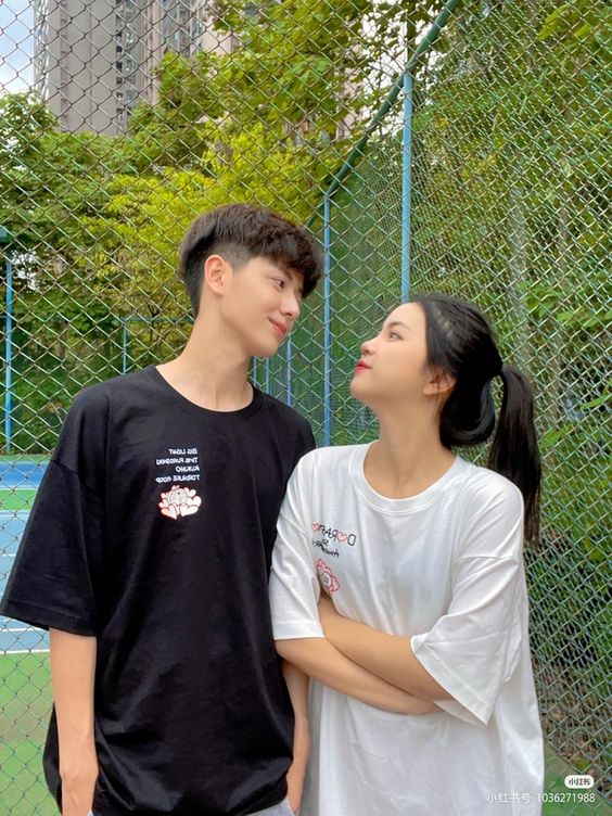 情侣仪式感小活动:一起追剧