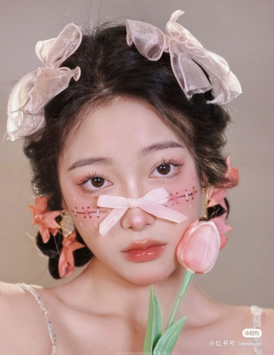 万圣节创意可爱妆容 #1：奶甜蝴蝶结