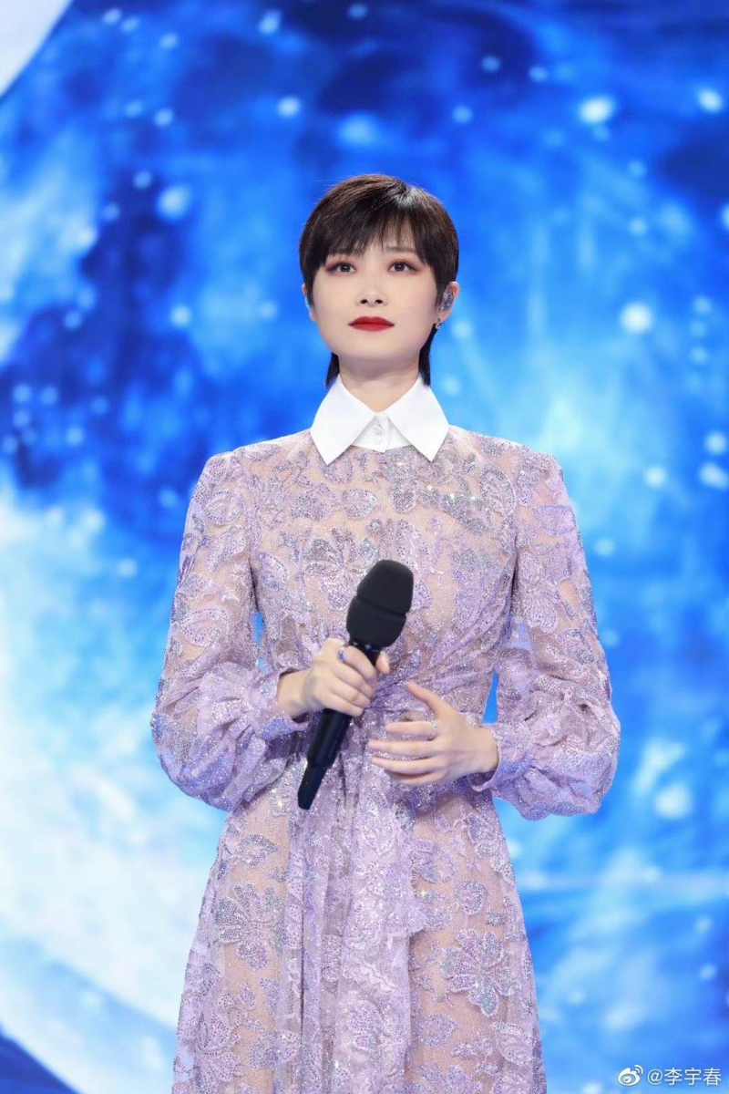 好好的一个人无缘无故被病魔缠身，对她的工作肯定影响极大