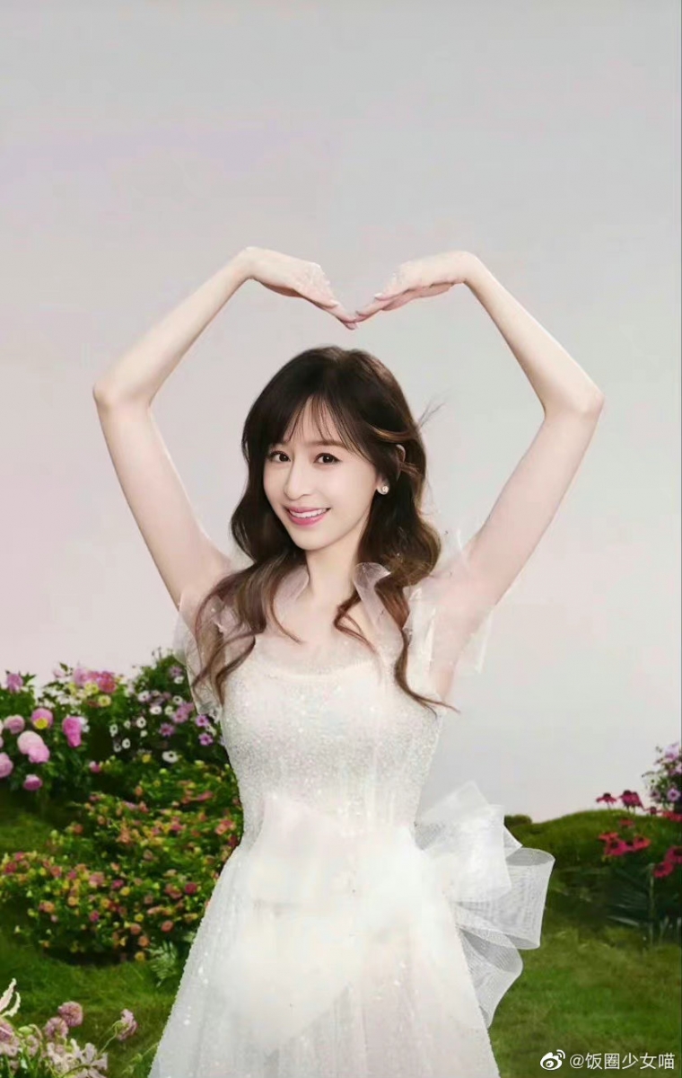 获担任 Equal 封面人物登上纽约时代广场 25 高楼大荧幕