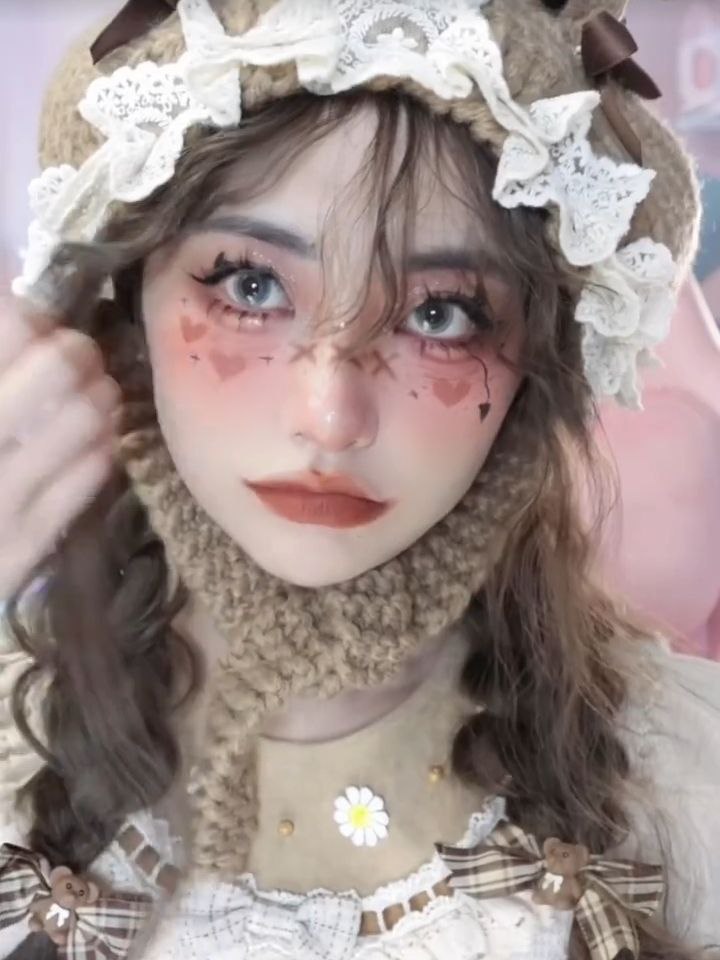 万圣节创意可爱妆容 #4：无辜萌娃娃