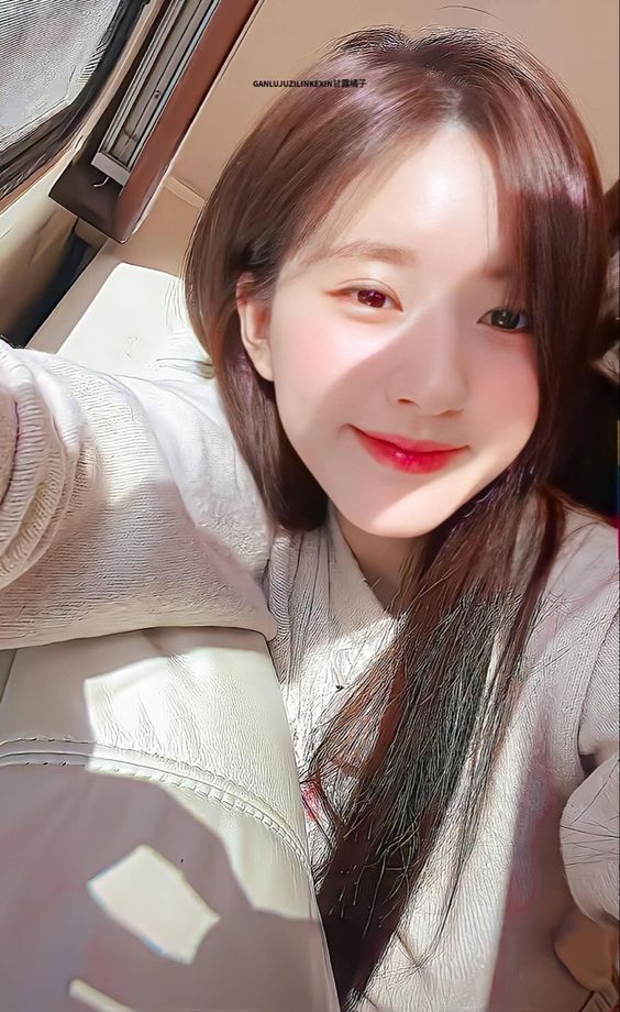 使肌肤润泽明亮，弹润可人，肤质细致且更嫩滑～