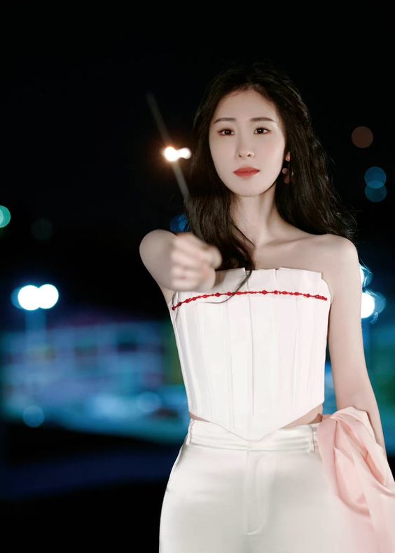 对于《天赐的声音》第四季来说，节目组早前也官宣了张碧晨加盟，而她本人也为这档节目进行了站台。