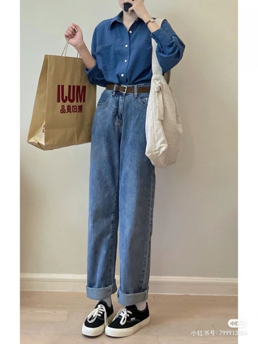 「直筒牛仔裤」搭配范例:搭配牛仔衬衫