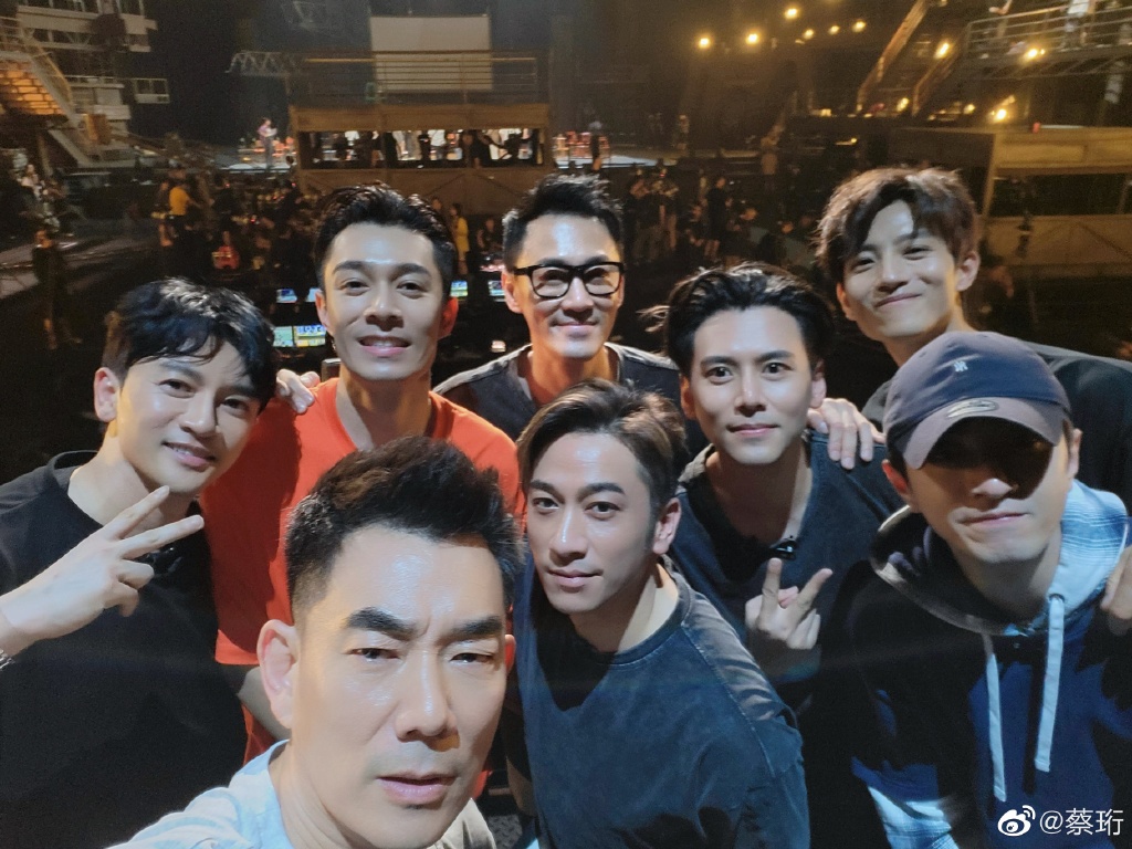 而同时大家期待的成团名单也被提前曝光。