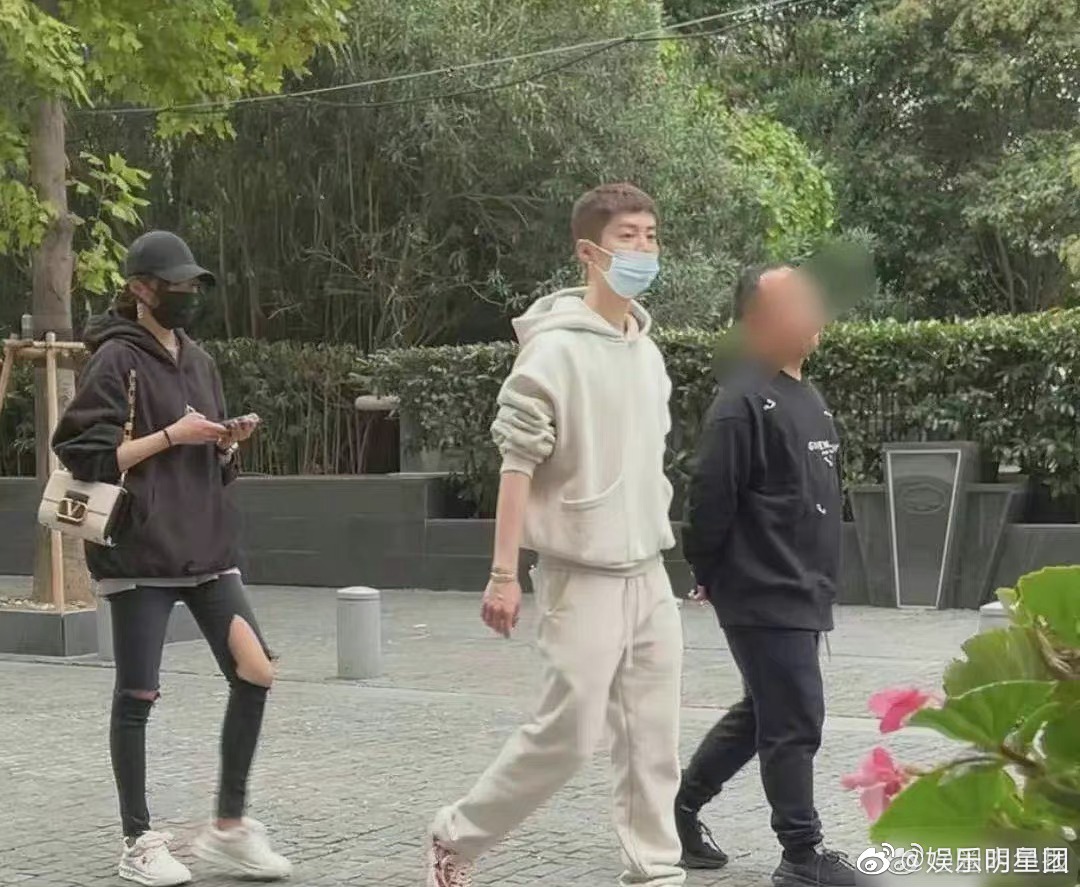 他们其实就会和普通情侣一样正常的约会和生活。