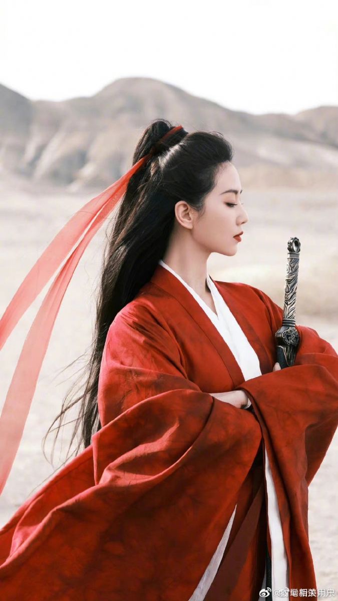 该剧的续作《狐妖小红娘:竹业篇》请来刘诗诗、陈晓配对演出