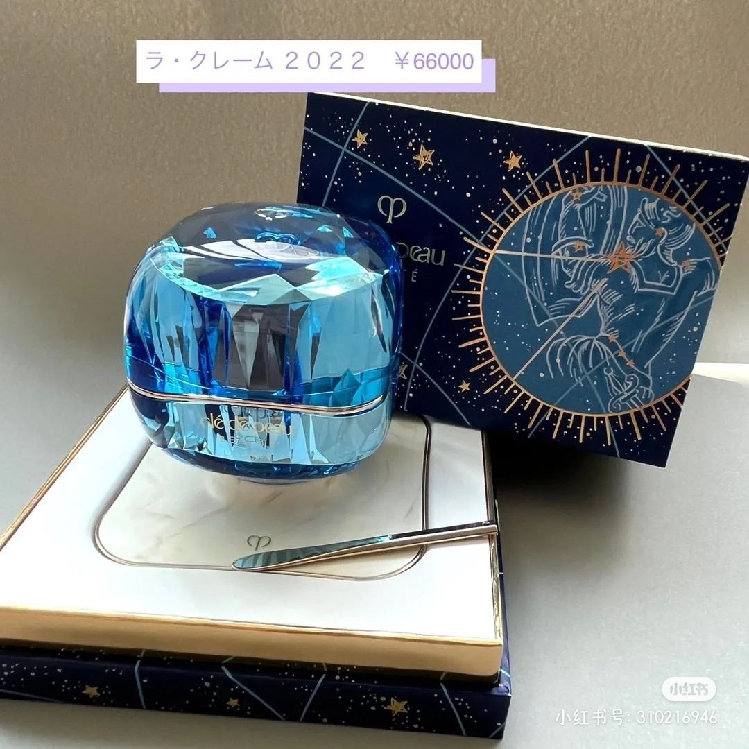 CPB 面霜的圣诞限定包装