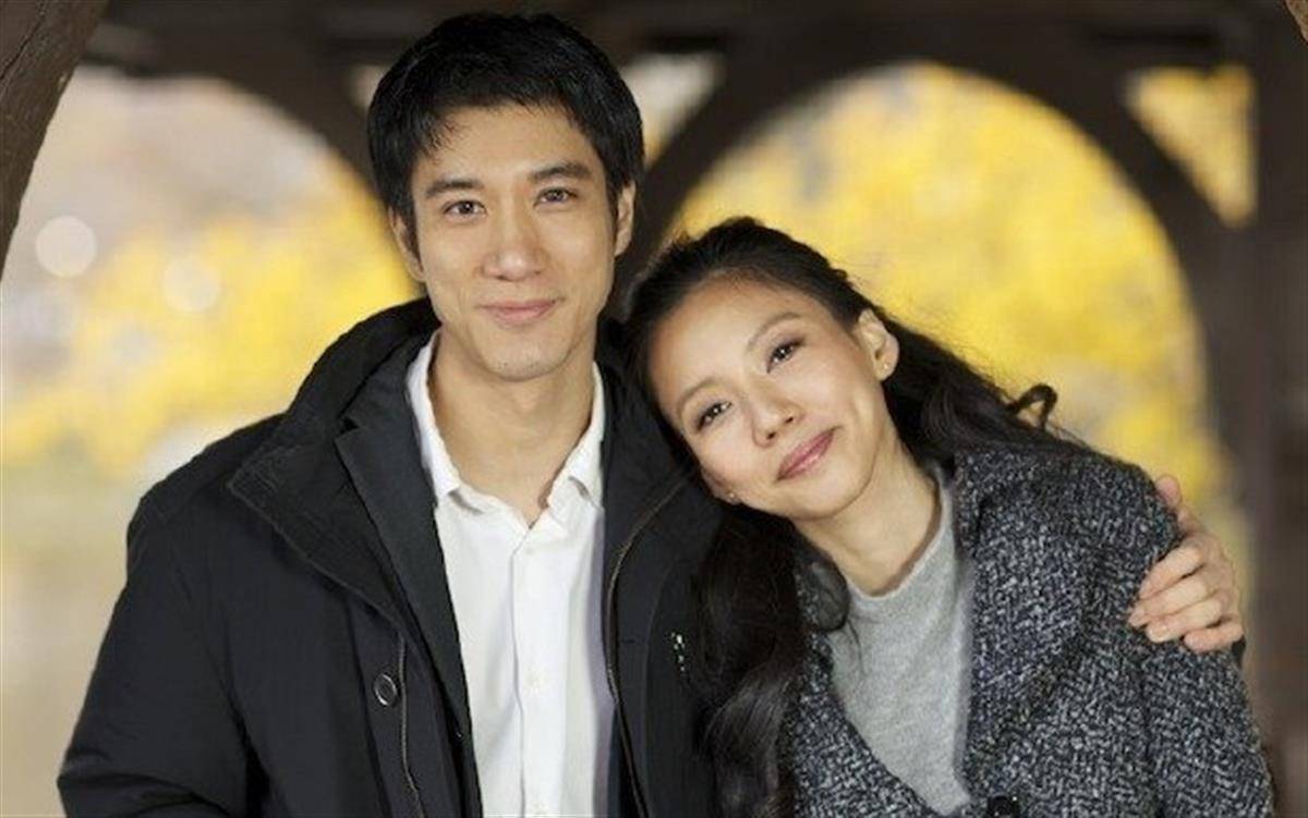 这也无疑让王力宏多年来的「优质偶像」形象一夕崩毁，而且演艺事业也完全停摆