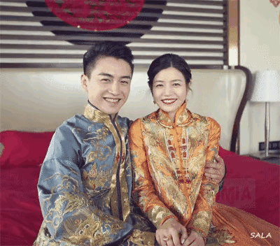 陈晓和陈妍希婚后相当低调,鲜少公开放闪,因此也不时被传出离婚的消息。