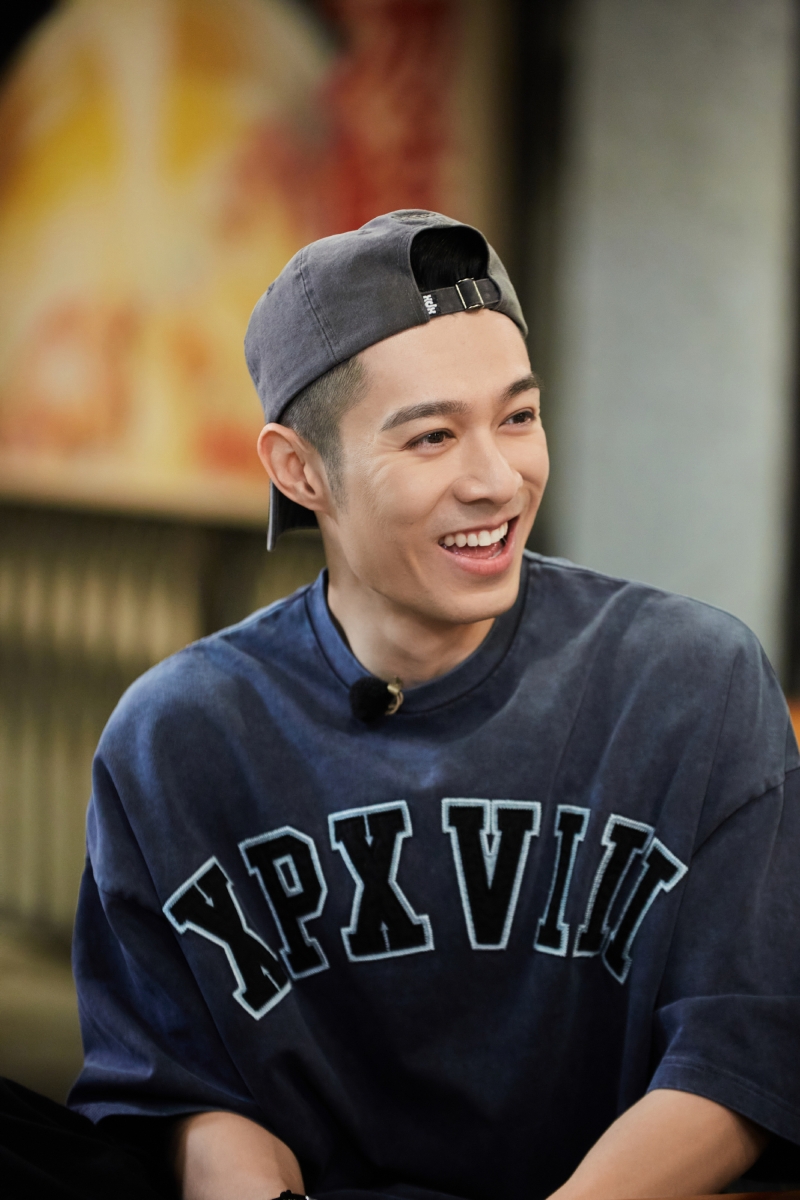 至于大湾仔的两位新人，周柏豪比较矜持