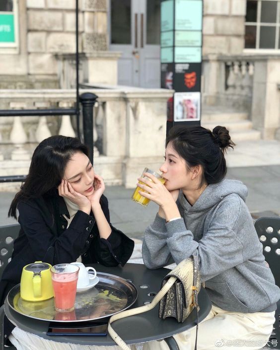 1、各自忙碌却彼此惦记