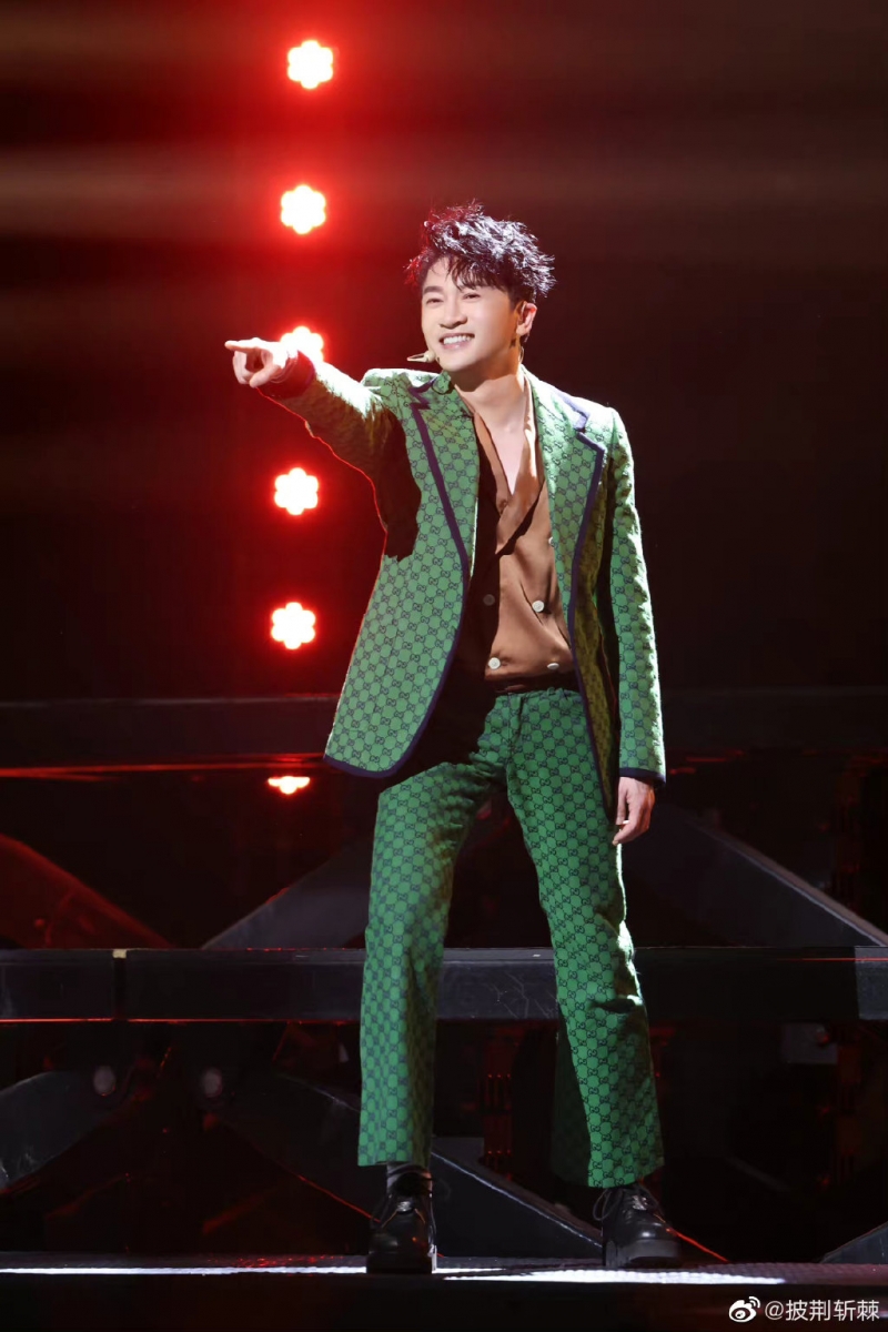 她直言这一季每一期节目她都有看,认为苏有朋的表演可圈可点,也很有创意,完美呈现了“披荆斩棘”的精神。