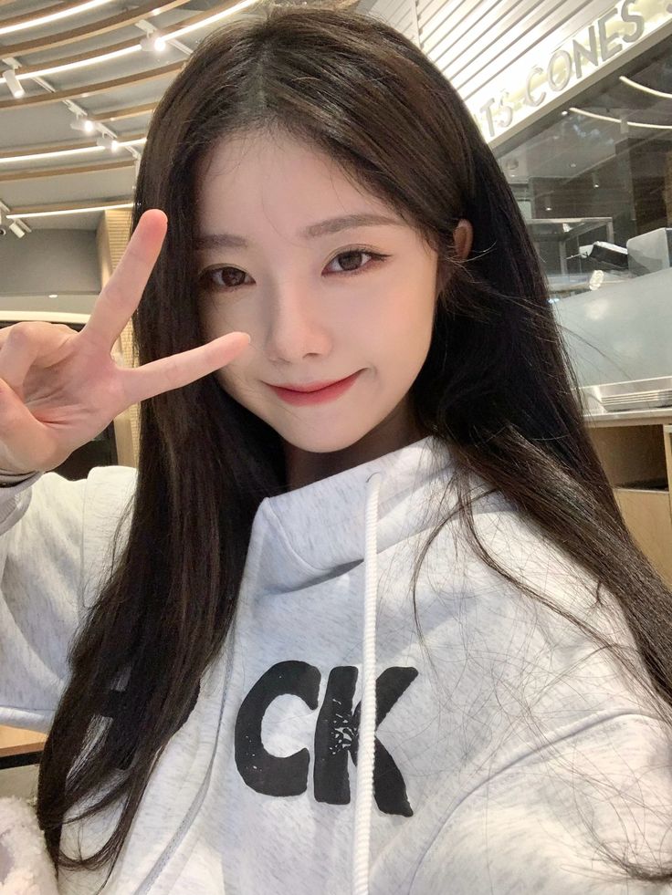 只需简单6个步骤就可以令眼睛变得清澈明亮+炯炯有神啦~