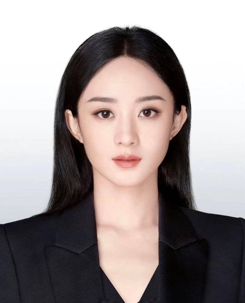 没想到清纯少女的 TA 也适合御姐风气质