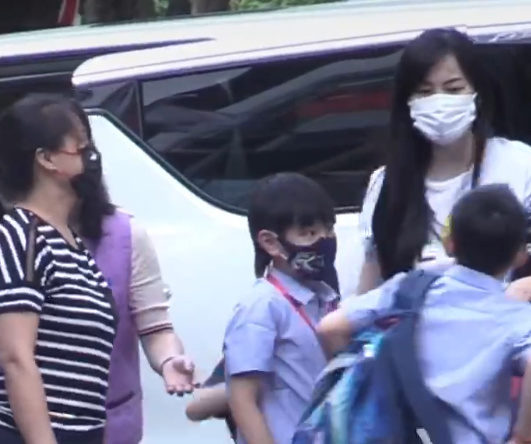 jasper 主动上前打招呼