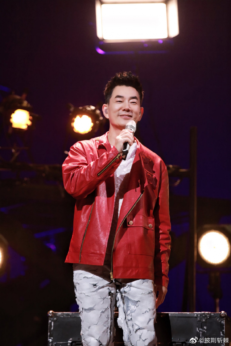 尤其是任贤齐再度演唱他的经典歌曲《我是一条鱼》真是“回忆杀满满”