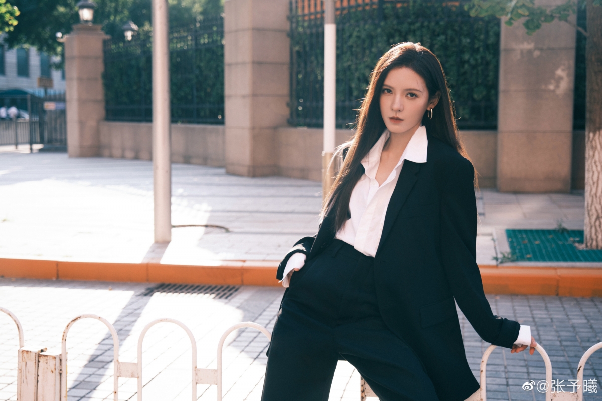 这套「懒人躺瘦法」效果完全不输慢跑半小时!最重要的是这套动作还可以躺在床上边玩手机,就能轻松甩肉啦~