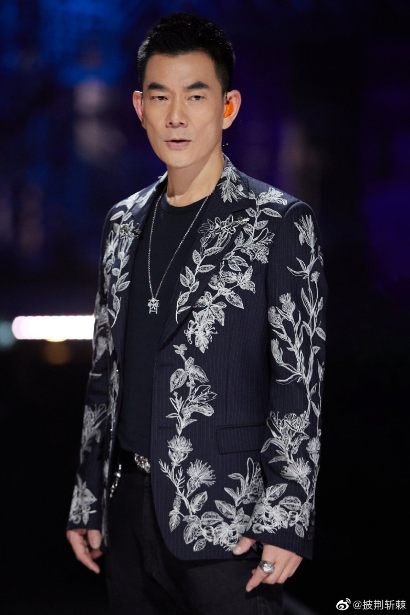 尤其是刚结束《披荆斩棘》和《乘风破浪》节目拍摄的任贤齐和王心凌。