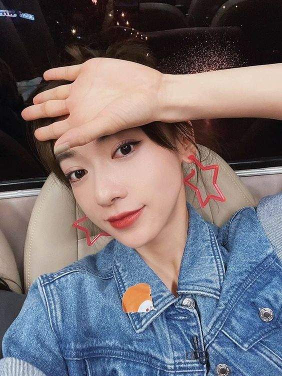 要不然就是熬夜、使劲摩擦眼睛不注意防晒,就会出现黑眼圈或眼部暗沉等现象。