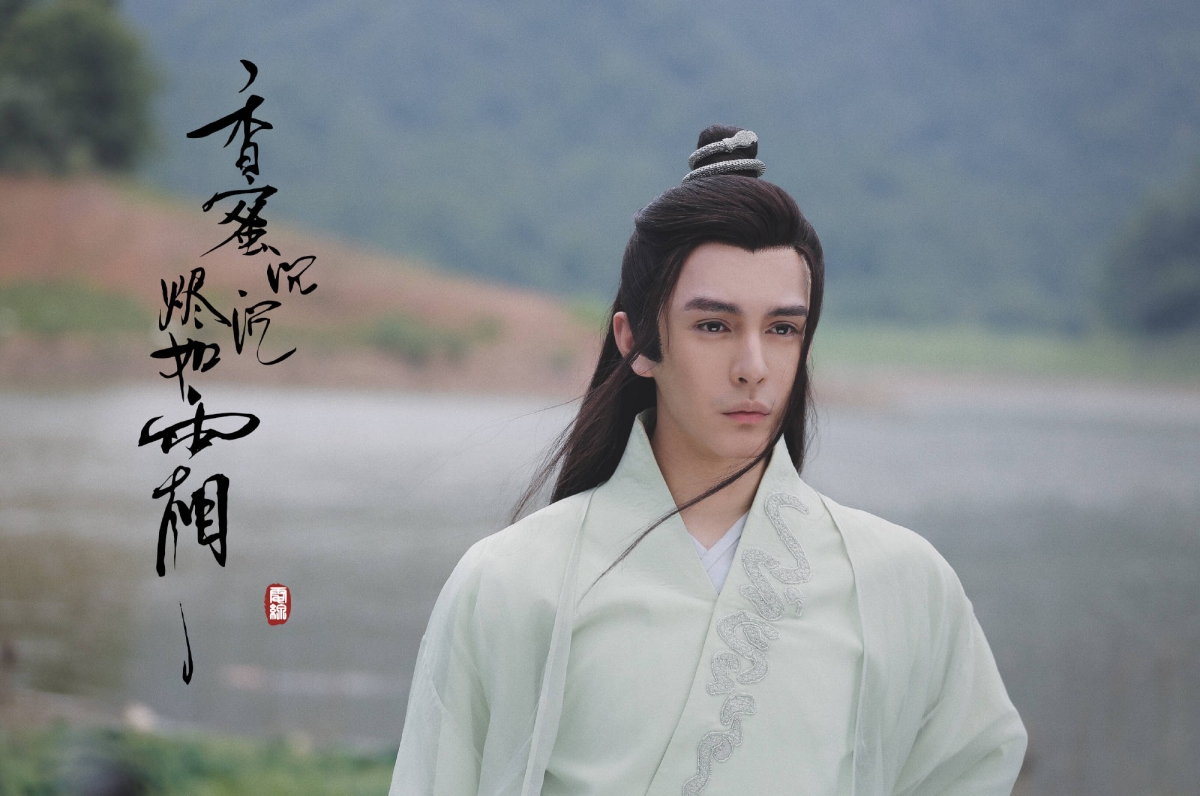 「感觉他生生有一种演了也白演的感觉,整个人就直接认不出来!」