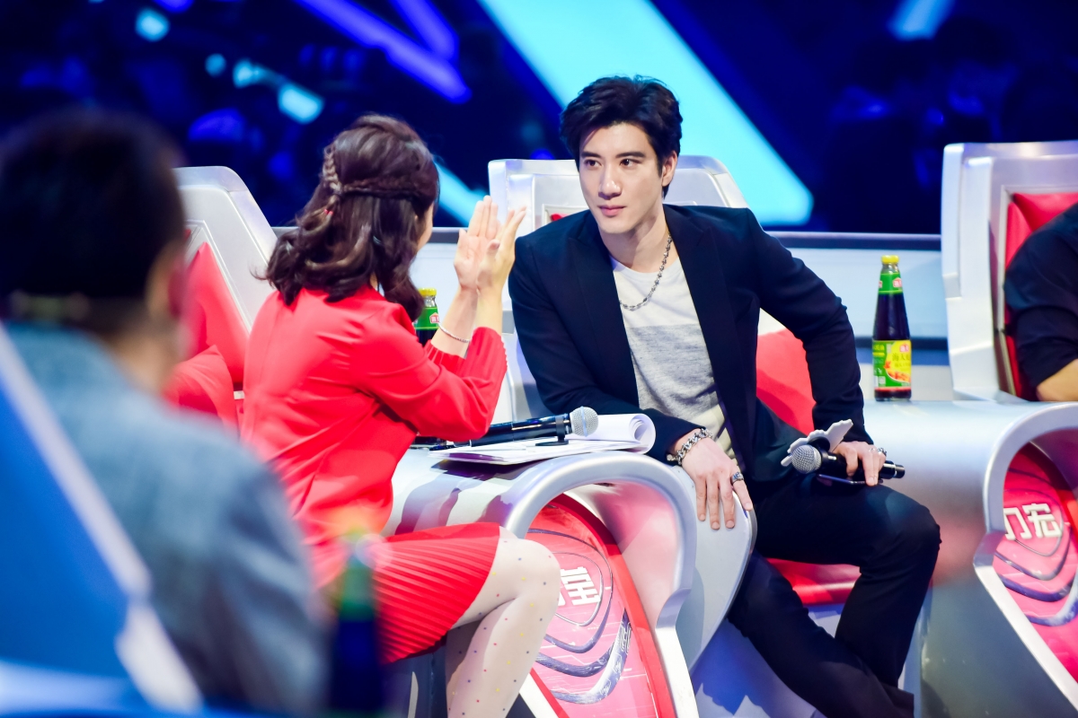 值得一提的是王力宏也是《天赐的声音》第一季的常驻音乐合伙人，因此第四季邀请他参加也正常。