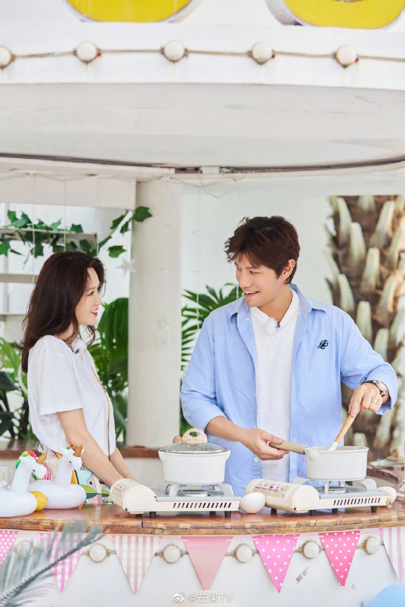 对此陈乔恩也笑说自己的老公艾伦就是湖南台帮找的「所以这次算是有种来老公回娘家的感觉」～