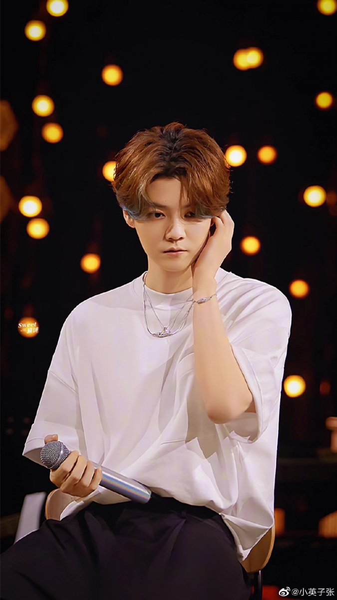 鹿晗的暖心之举受全网称赞！