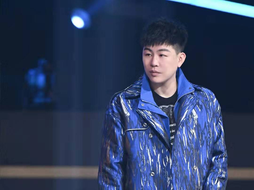 胡彦斌和张韶涵都是这档节目前三季嘉宾，两人继续回归参加节目，也很正常～