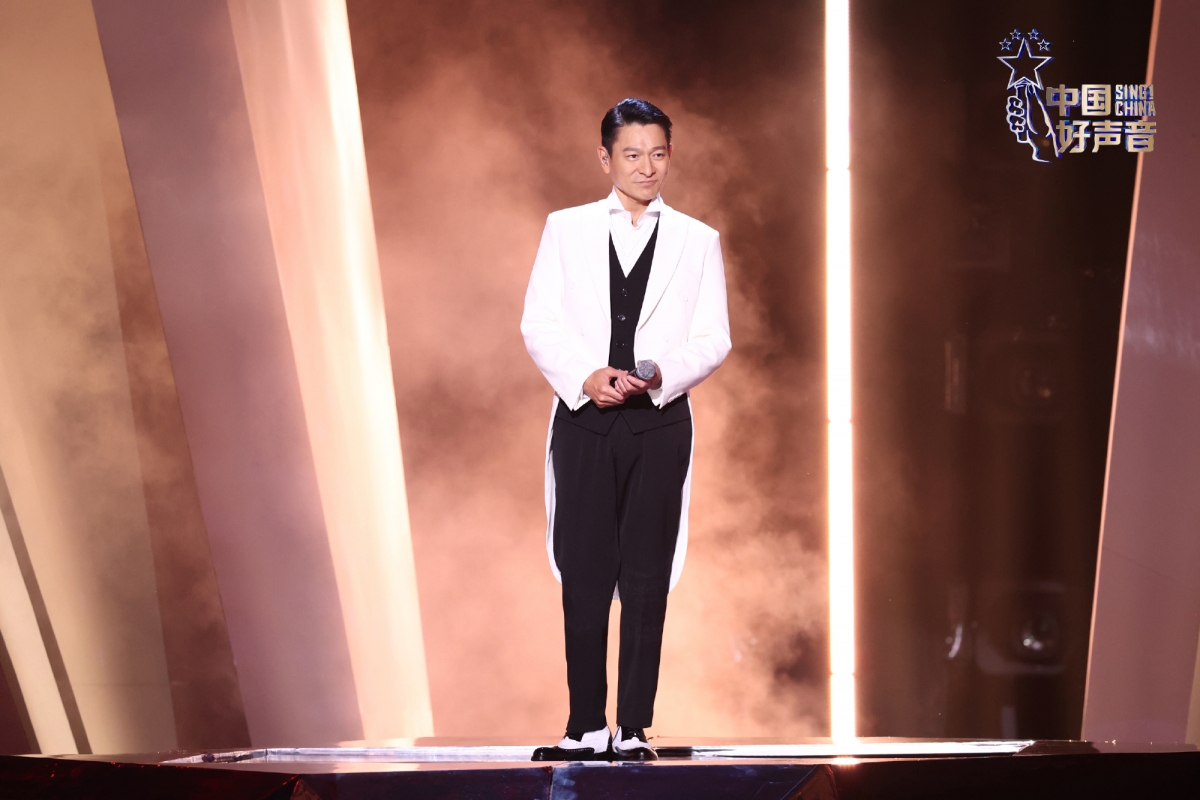 决赛当晚请到「刘德华」来现场加盟