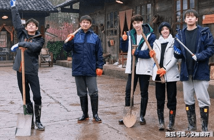 节目组官宣加入新的常驻嘉宾后,也有不少观众对此提出了质疑