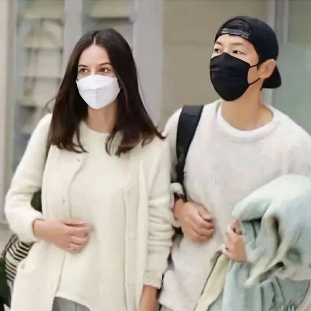 疑似是女友凯蒂已经怀孕消息,只是经纪公司并未证实