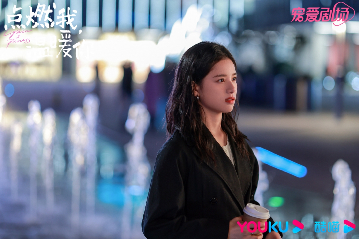 女主「朱韵」则是个单纯坚韧的校园学霸,虽然是个乖乖女人设