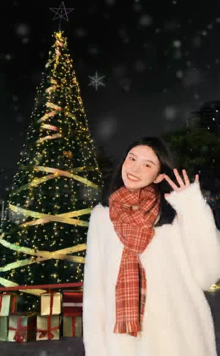 拍照 pose:伸出五只手指比个「Hi」