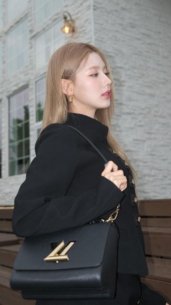 第六名：过份追求名牌