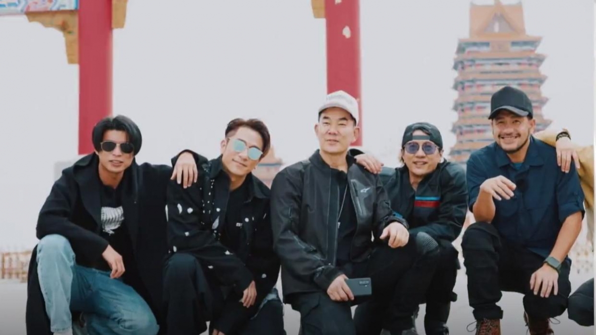 网友也表示「越看越无聊，除了前面两期的沙漠骑行好看，其他都挺无聊的」