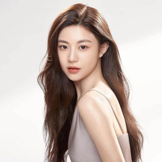 让脸型小一号的「高颅顶」小技巧